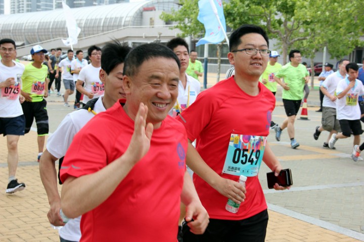 董事長參加樂跑賽