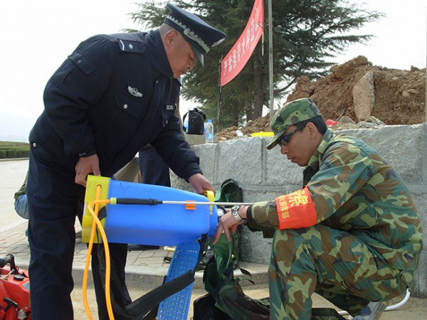 南堯防火隊(duì)員執(zhí)行山林防火任務(wù)